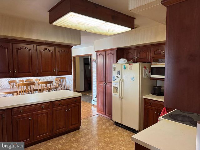 13677 PINEY RIDGE RD, Huntingdon, PA 16652