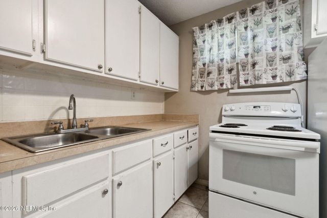 4638 SUFFOLK Avenue, Jacksonville, FL 32208