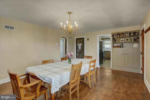 374 GLEN STREET, Chambersburg, PA 17201