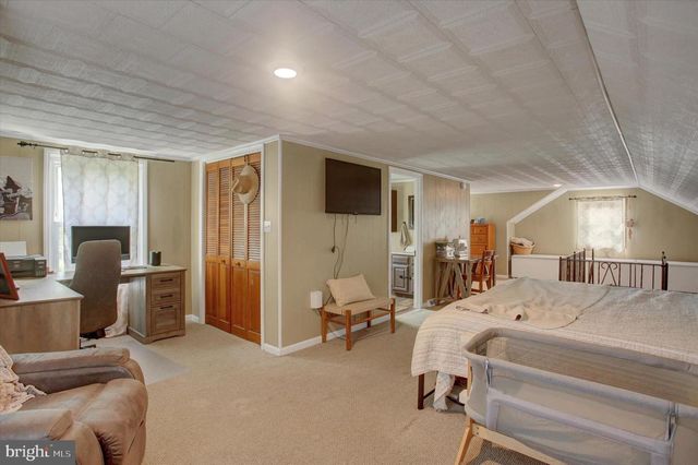 374 GLEN STREET, Chambersburg, PA 17201
