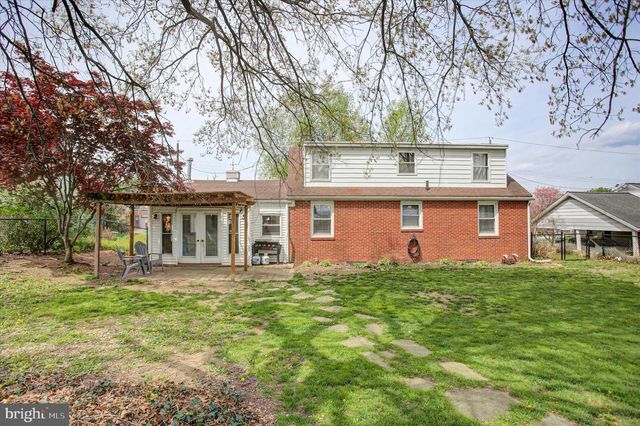 374 GLEN STREET, Chambersburg, PA 17201