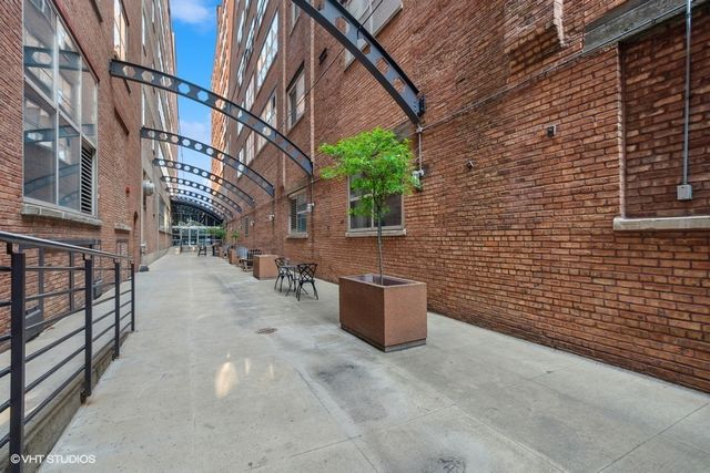 500 S Clinton Street 801, Chicago, IL 60607