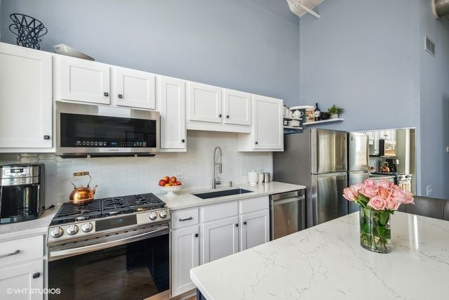 500 S Clinton Street 801, Chicago, IL 60607