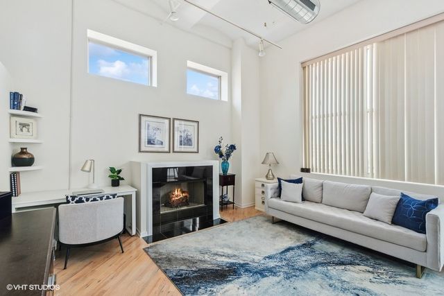 500 S Clinton Street 801, Chicago, IL 60607
