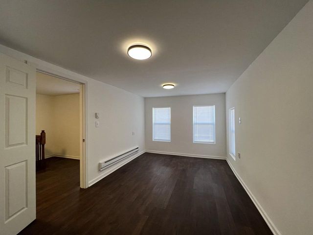 306 7th St W, Ashland, WI 54806