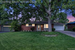 721 Robbinann Drive, Waterford, MI 48328