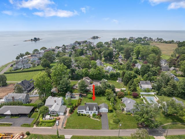 10 Montgomery Parkway, Branford, CT 06405