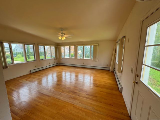 10 Montgomery Parkway, Branford, CT 06405
