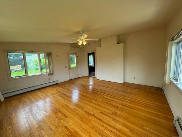 10 Montgomery Parkway, Branford, CT 06405