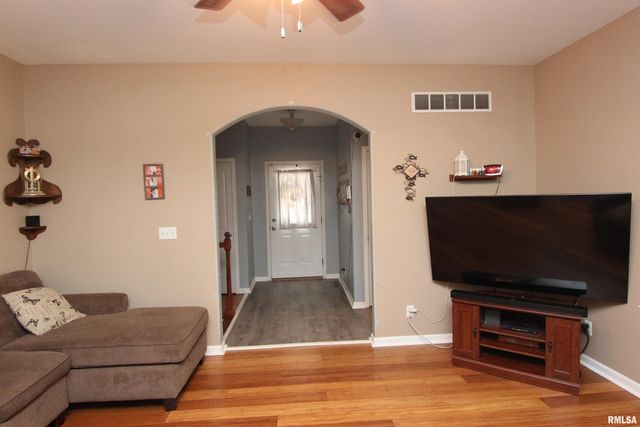 1502 ELIZABETH Lane, Metamora, IL 61548