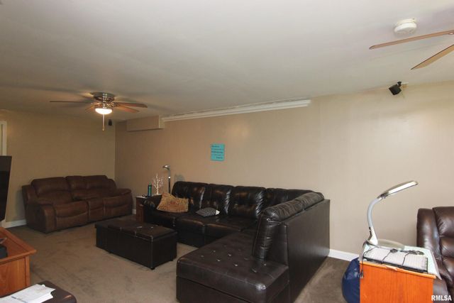 1502 ELIZABETH Lane, Metamora, IL 61548