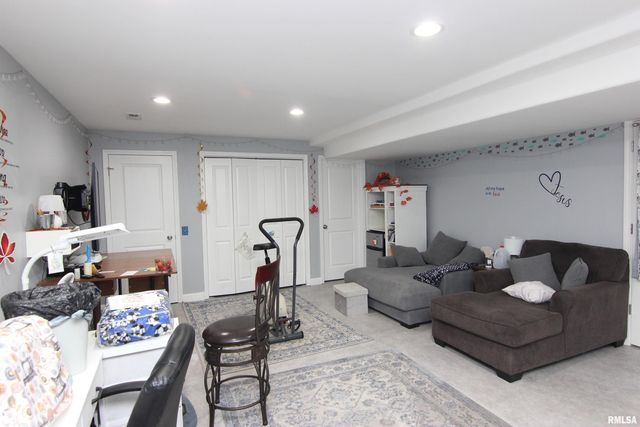 1502 ELIZABETH Lane, Metamora, IL 61548
