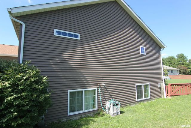 1502 ELIZABETH Lane, Metamora, IL 61548