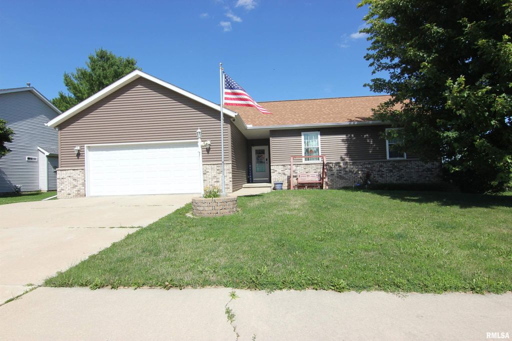 1502 ELIZABETH Lane, Metamora, IL 61548