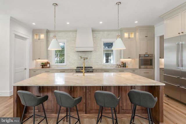 502 N JACKSON ST, Arlington, VA 22201