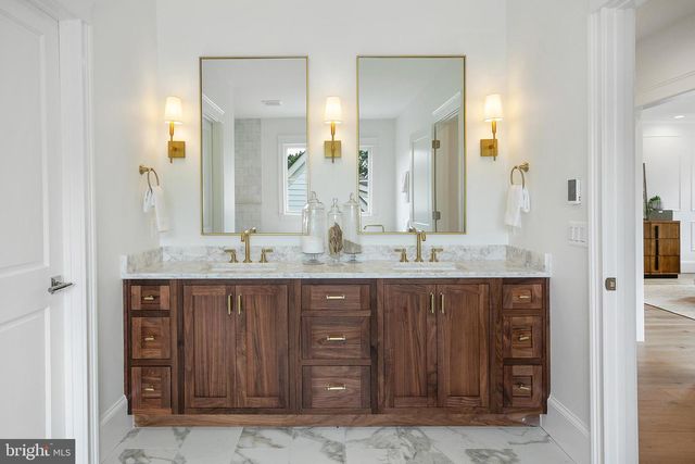 502 N JACKSON ST, Arlington, VA 22201