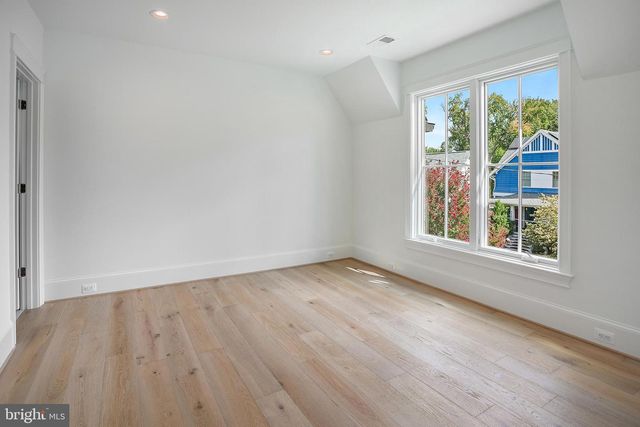 502 N JACKSON ST, Arlington, VA 22201