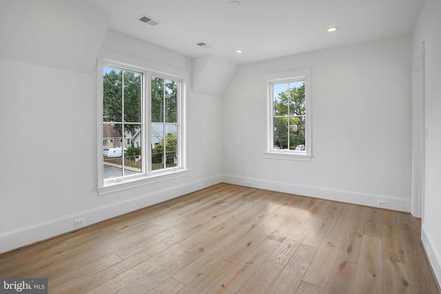 502 N JACKSON ST, Arlington, VA 22201