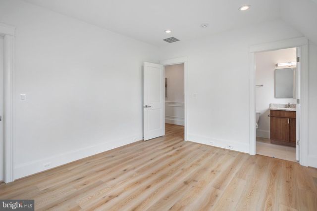 502 N JACKSON ST, Arlington, VA 22201