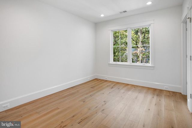 502 N JACKSON ST, Arlington, VA 22201