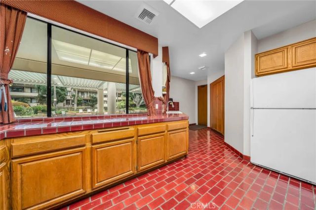 2559 Plaza Del Amo 215, Torrance, CA 90503
