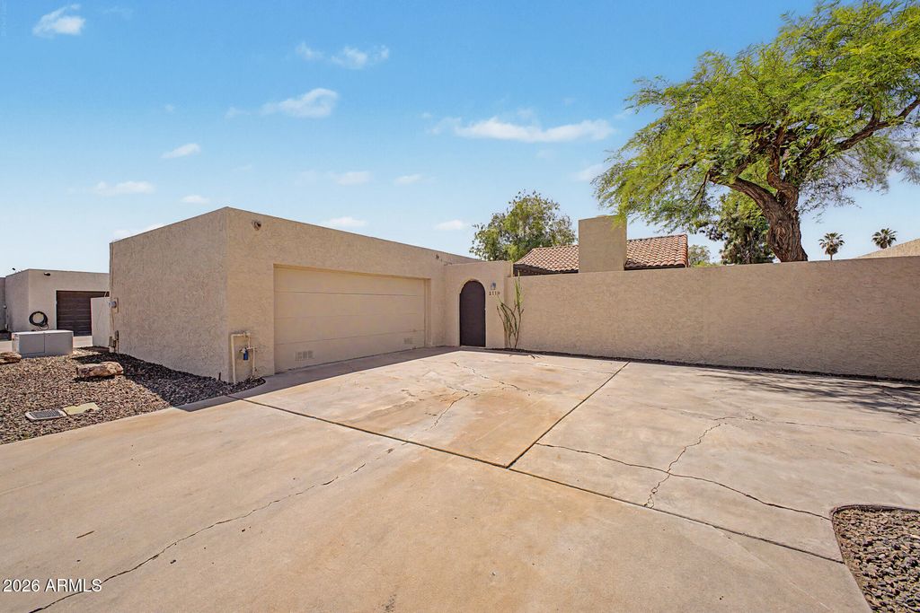 2119 E ALAMEDA Drive, Tempe, AZ 85282