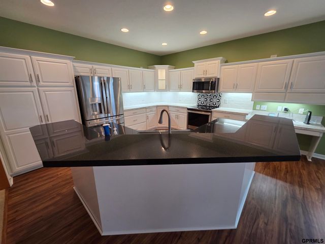 7322 S 93rd Street, La Vista, NE 68128