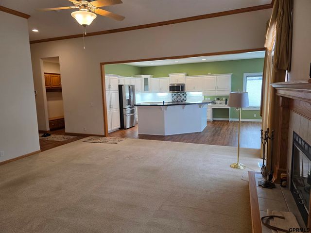 7322 S 93rd Street, La Vista, NE 68128