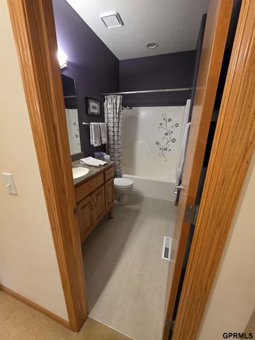 7322 S 93rd Street, La Vista, NE 68128