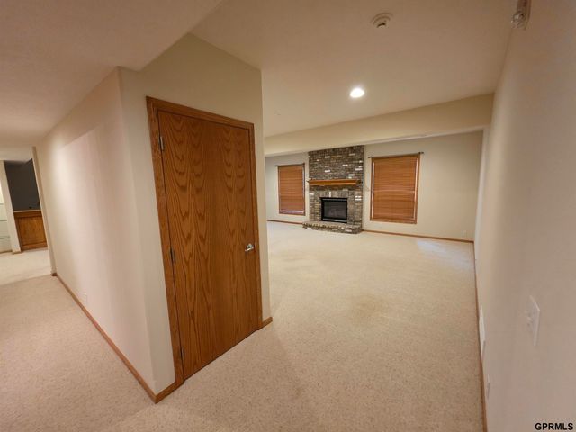 7322 S 93rd Street, La Vista, NE 68128