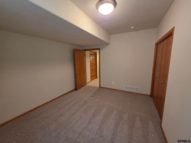 7322 S 93rd Street, La Vista, NE 68128