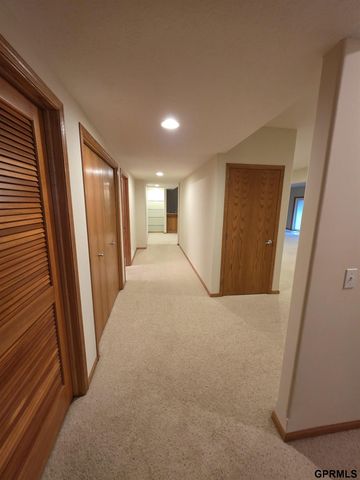 7322 S 93rd Street, La Vista, NE 68128