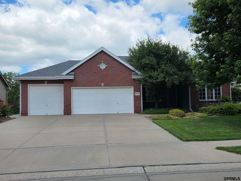 7322 S 93rd Street, La Vista, NE 68128