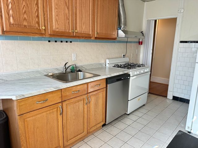 3 Linden St 2, Boston, MA 02134