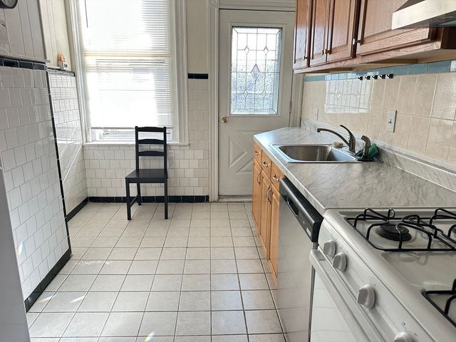 3 Linden St 2, Boston, MA 02134