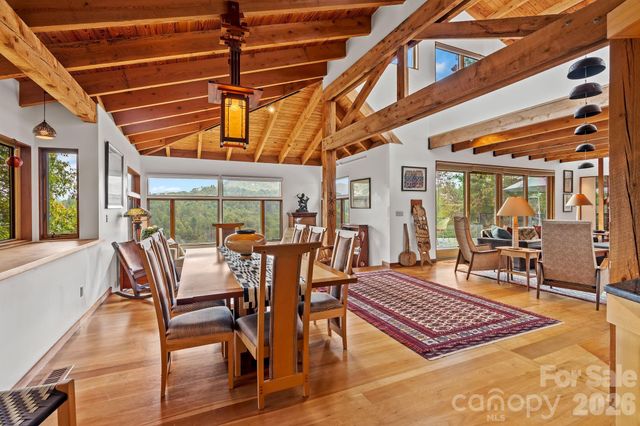 496 English Lane, Bakersville, NC 28705