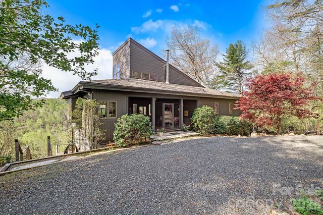 496 English Lane, Bakersville, NC 28705