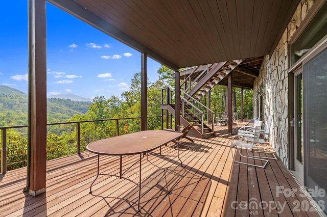 496 English Lane, Bakersville, NC 28705
