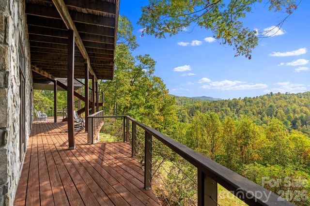 496 English Lane, Bakersville, NC 28705
