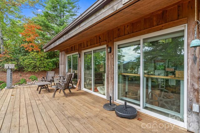 496 English Lane, Bakersville, NC 28705