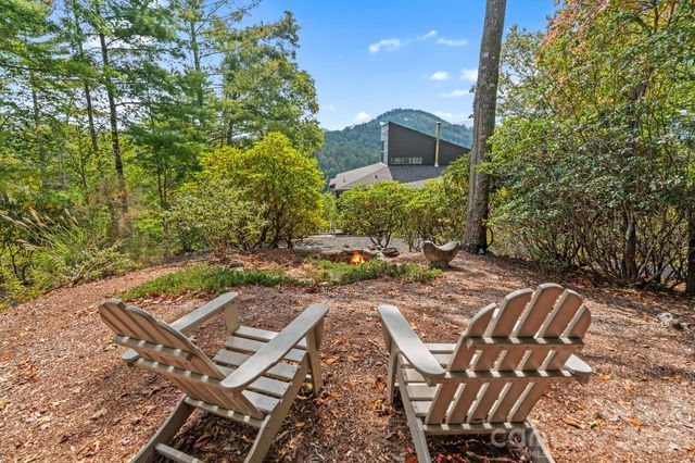496 English Lane, Bakersville, NC 28705