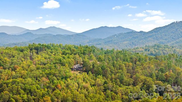 496 English Lane, Bakersville, NC 28705