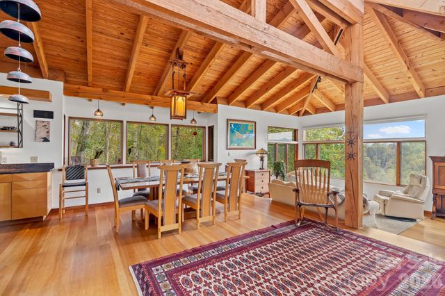496 English Lane, Bakersville, NC 28705
