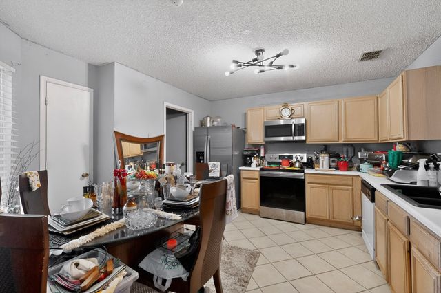 212 Crystalwood Drive, Mesquite, TX 75149