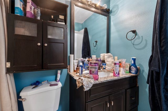 212 Crystalwood Drive, Mesquite, TX 75149