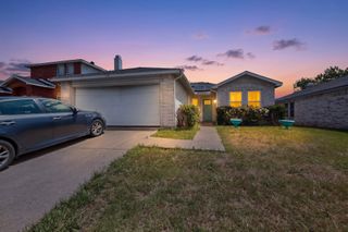 212 Crystalwood Drive, Mesquite, TX 75149