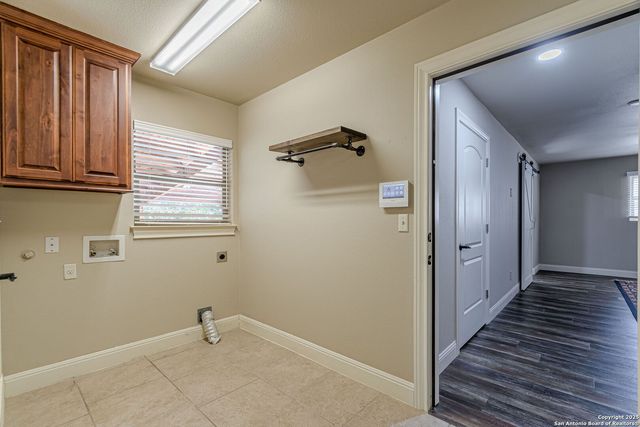 1950 Triple Peak, Canyon Lake, TX 78133