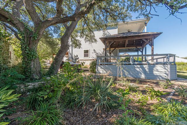 1950 Triple Peak, Canyon Lake, TX 78133