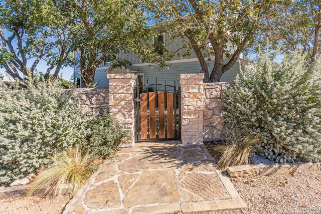 1950 Triple Peak, Canyon Lake, TX 78133