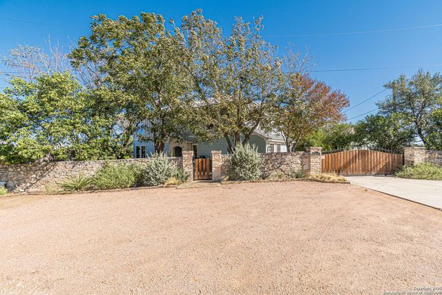 1950 Triple Peak, Canyon Lake, TX 78133